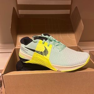 NIKE MENS METCON 8 NWT